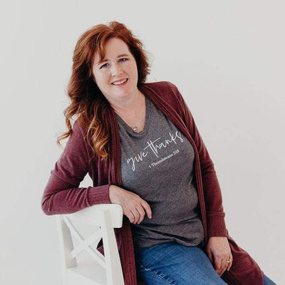 Give Thanks Relaxed Ladies Vneck